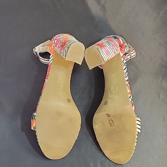 WORTHINGTON MULTI-COLOR BECKWITH FLORAL  ADJUSTABLE BUCKLE ANKLE STRAP SANDAL - Picture 10 of 14